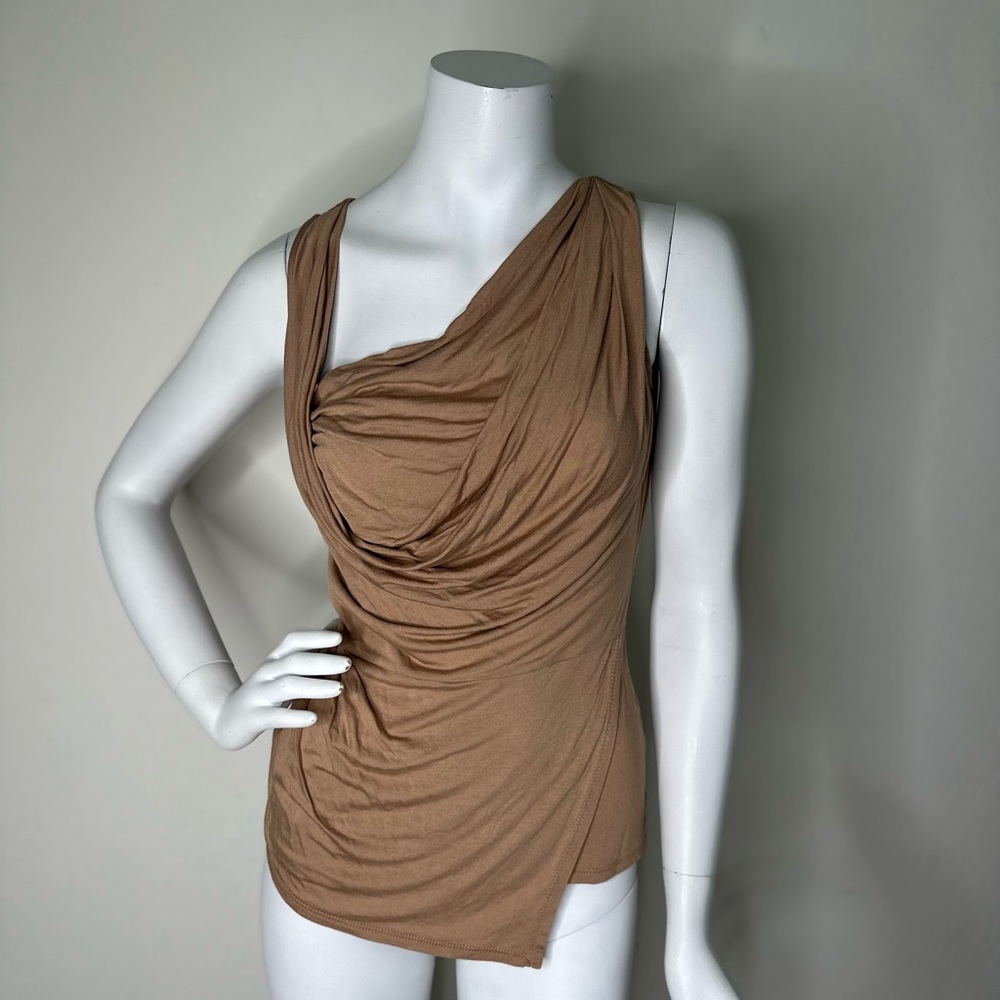 BCBGMAXAZRIA CAMEL BROWN SLEEVELESS BLOUSE TOP SZ XS NEW